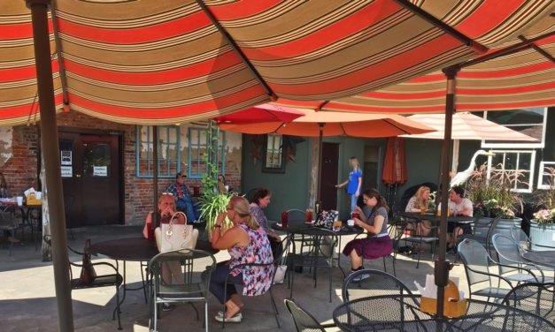 Downtown Welcomes Sidewalk Dining!